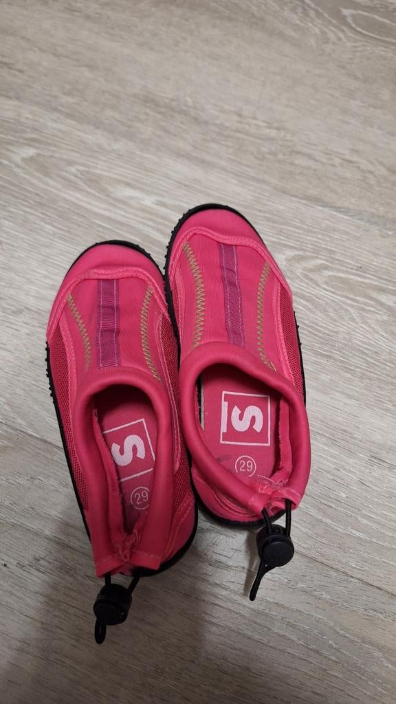 Waterschoenen, Ophalen, Schoenen