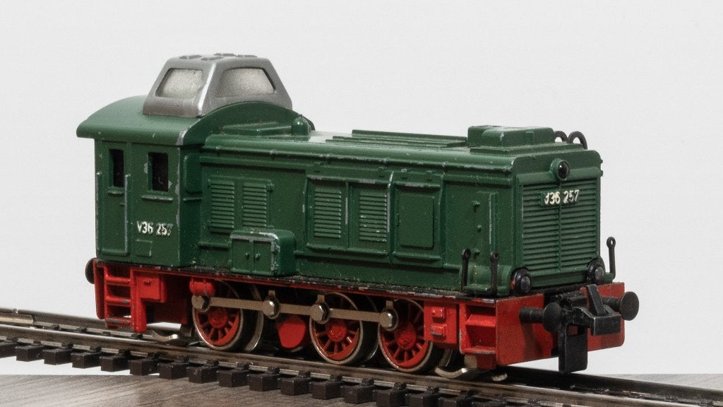 TRIX-Express: 2261 - V36 257 Diesel rangeerlok voor H0-spoor, Ophalen, Wisselstroom, Gebruikt, Locomotief