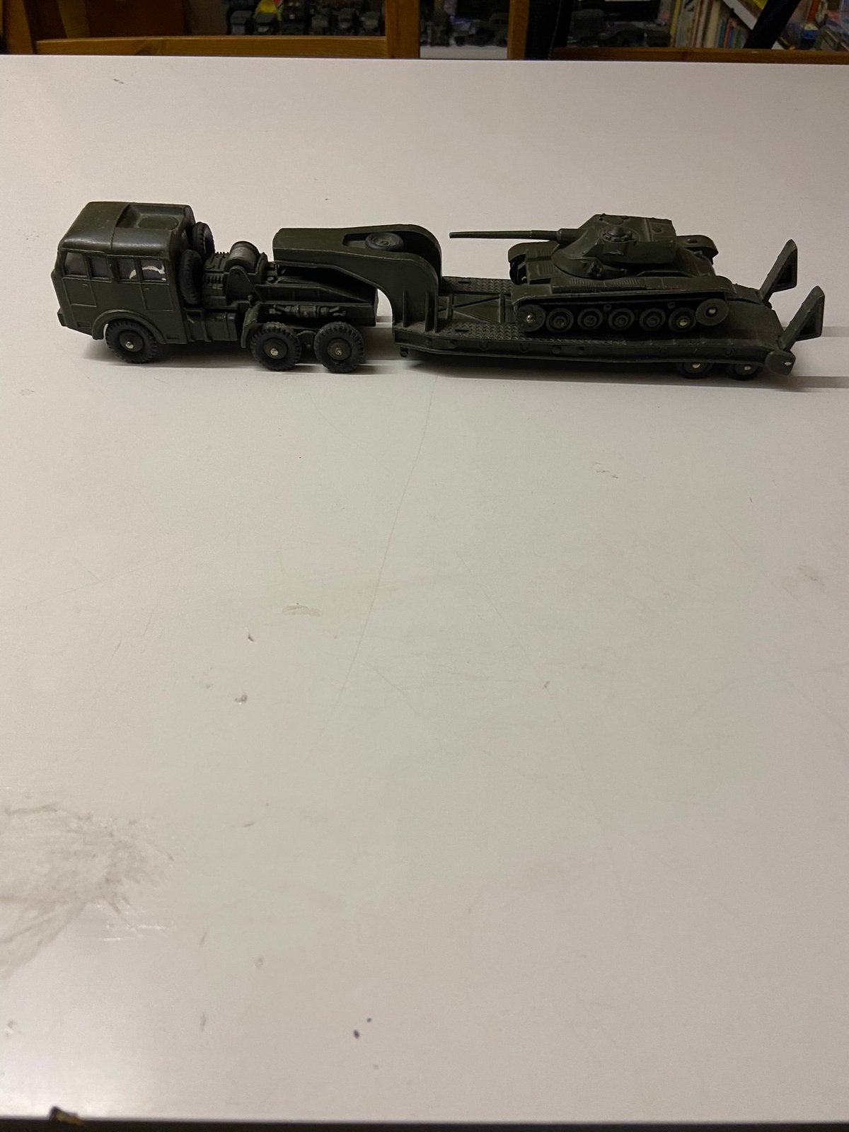 Dinky militair set berliet Transporter met tank, Ophalen of Verzenden