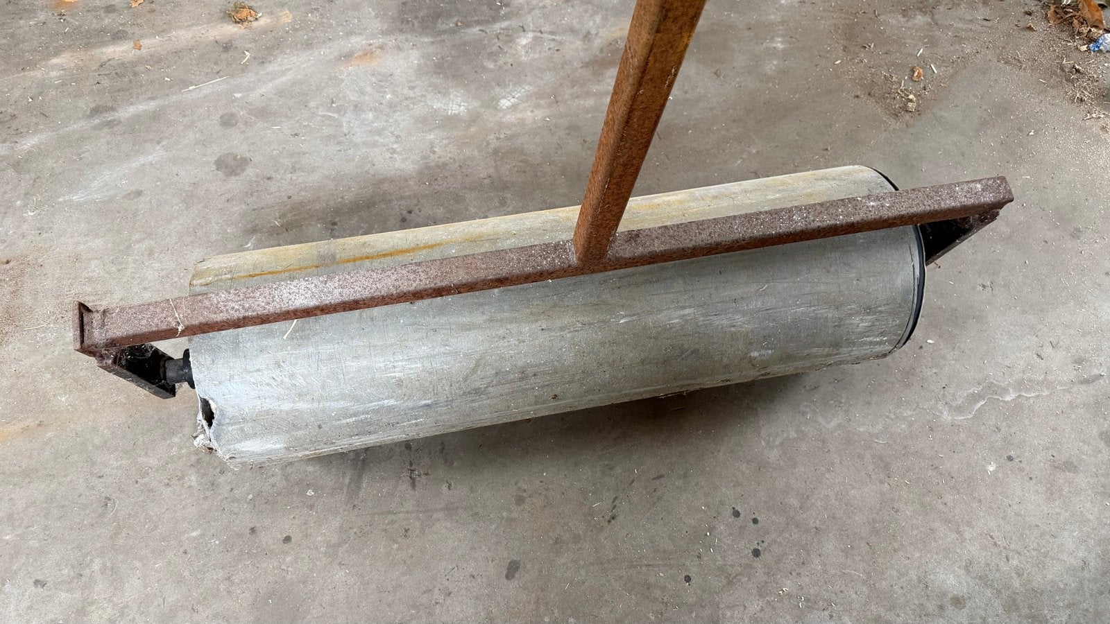 Gazonroller 1 meter breed, gevuld met beton, Ophalen, Gebruikt