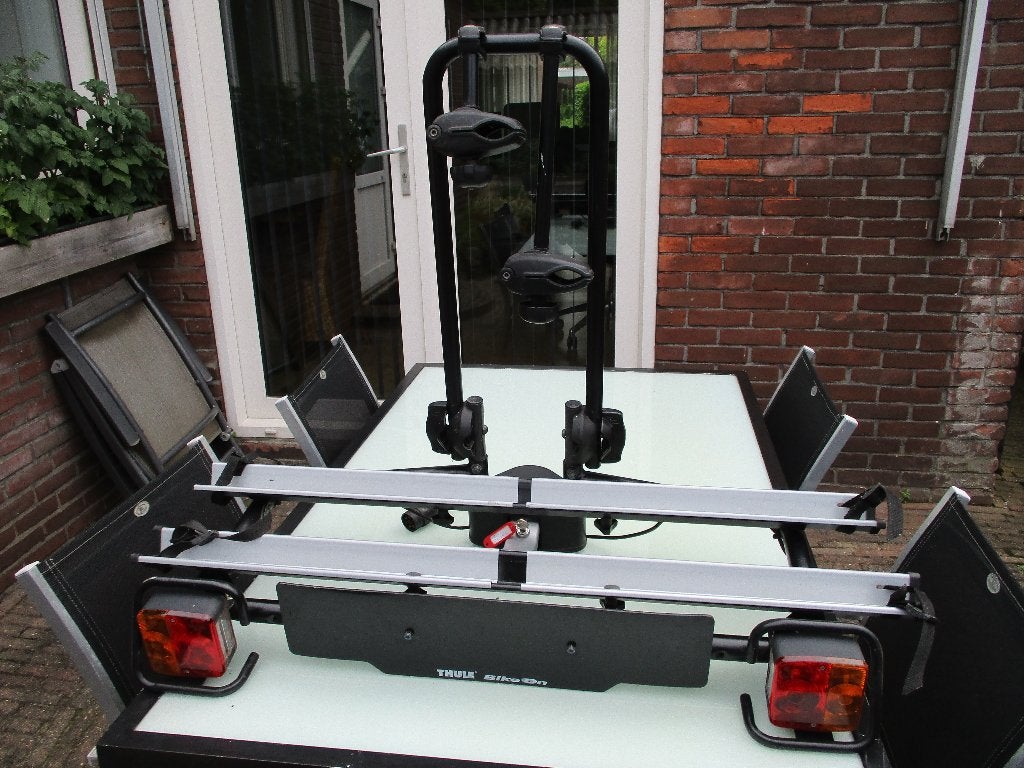 Mooie Thule Bike On 912 fietsendrager voor 2 fietsen, Auto diversen, Fietsendragers, Ophalen, Brede banden, Zo goed als nieuw