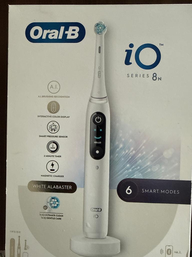 Defecte Oral-B iO Series 8N Elektrische Tandenborstel, Ophalen of Verzenden, Zo goed als nieuw, Mondverzorging