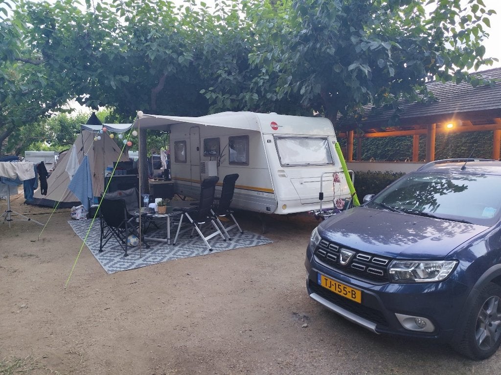 caravan Bürstner Fun 435 TN 2000 | Mover | Airco | Vochtvrij, Caravans en Kamperen, Caravans, Rondzit, Omvormbare zithoek, 750 - 1000 kg