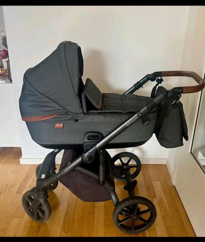 Bloom kinderwagen met reiswieg en zitje, Ophalen of Verzenden, Zo goed als nieuw, Overige merken, Verstelbare duwstang
