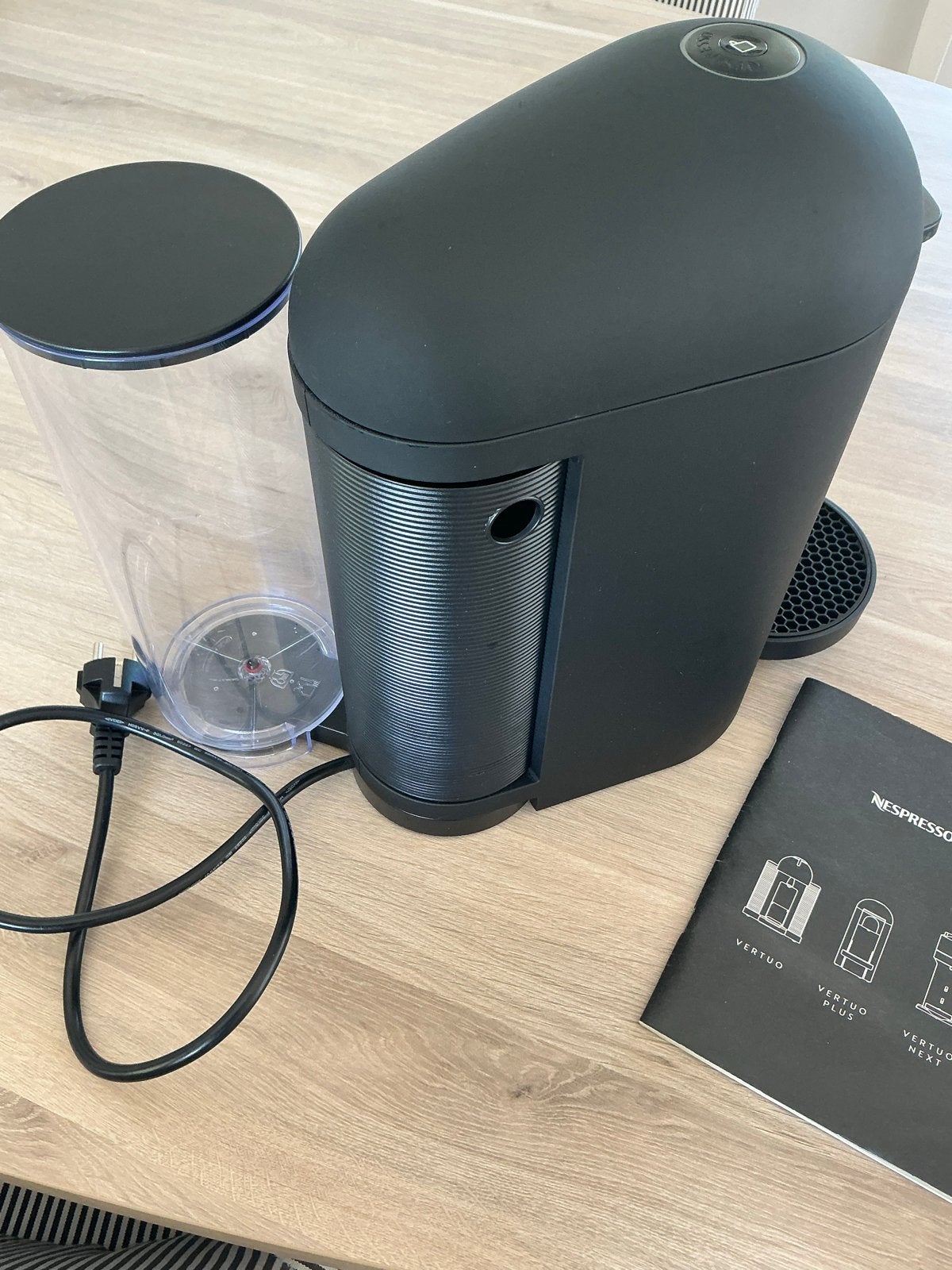 Nespresso Vertuo Next Koffiemachine - Zo goed als nieuw, Ophalen, 10 kopjes of meer, Koffiemachine, Zo goed als nieuw