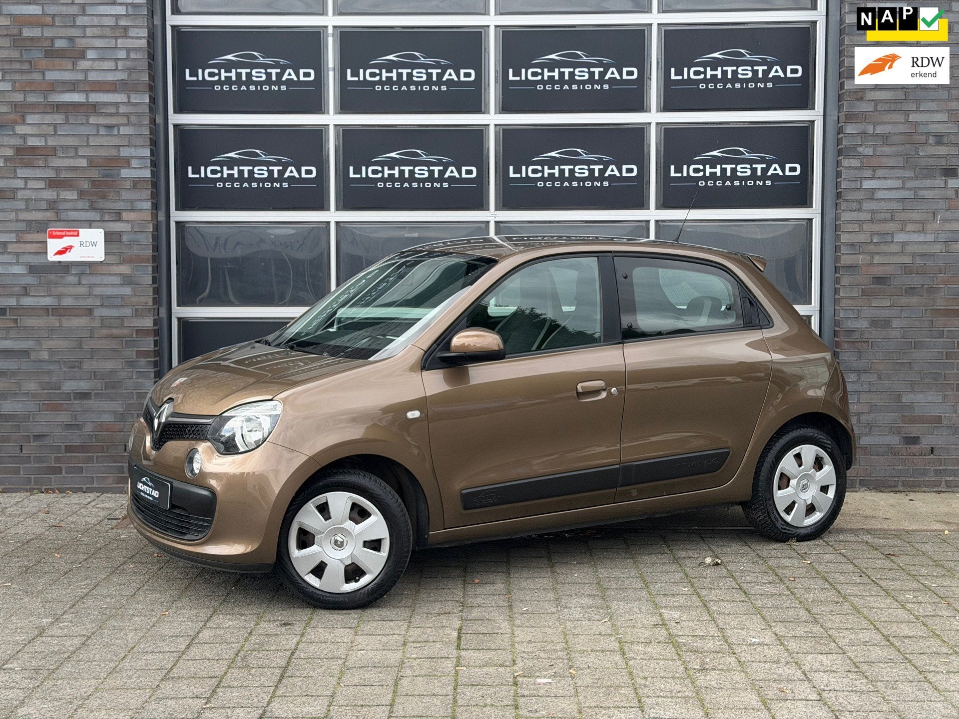 Renault Twingo 1.0 SCe Expression AIRCO BLUETOOTH CRUISE STA, Start-stop-systeem, Gebruikt, Euro 6, 4 stoelen