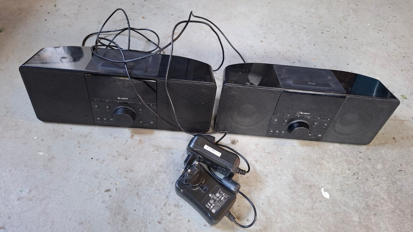 2x Logitech Squeezebox Boom - Niet werkend (voor hobbyist), Overige merken, Draagbaar, Ophalen of Verzenden, Niet werkend