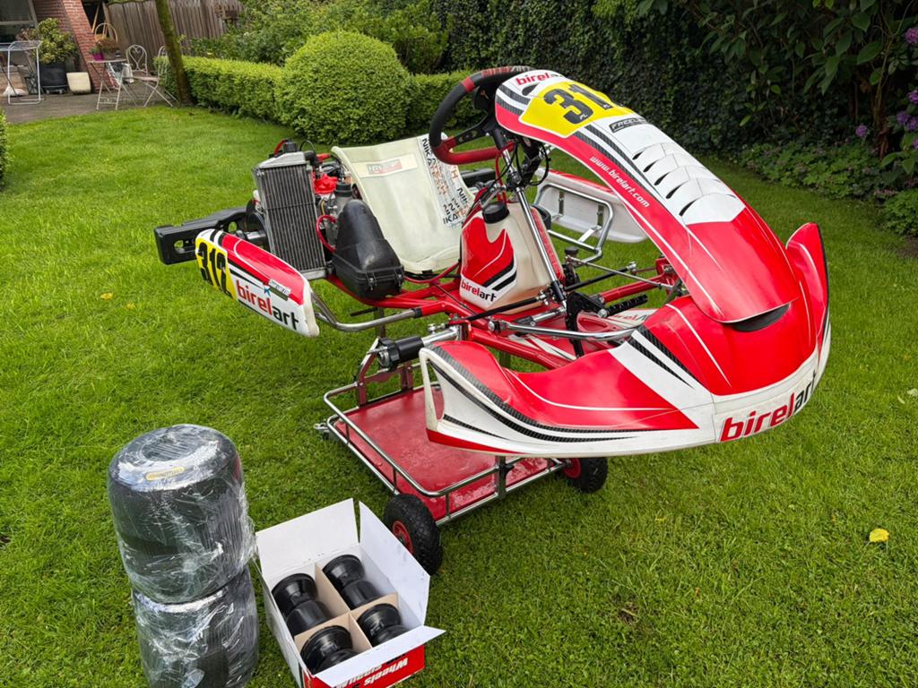 Birelart Kart met Rotax Max motor en extra's, Sport en Fitness, Karting, Ophalen of Verzenden, Zo goed als nieuw, Kart