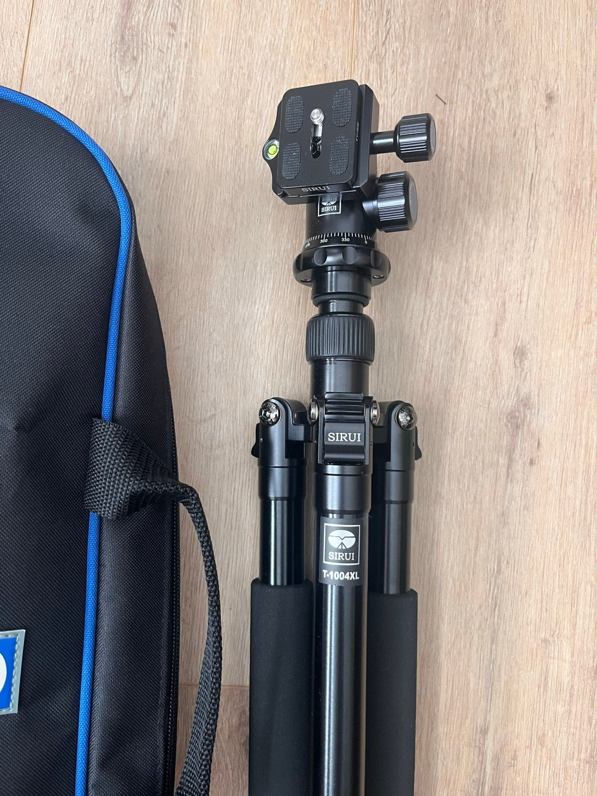 Sirui Traveller T-1004XL Statief + E-10 Balhoofd, Ophalen, Nieuw, Driepoot, 150 tot 175 cm