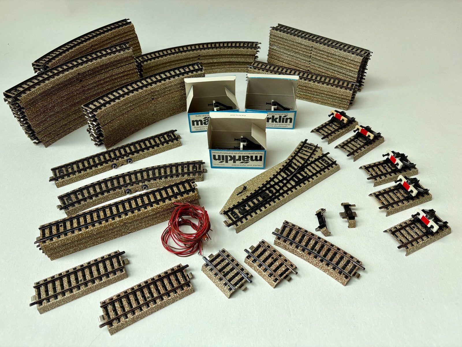 83-delige set Marklin H0 M-rails contactrail aansluitrail, Wisselstroom, Verzenden, Rails, Zo goed als nieuw
