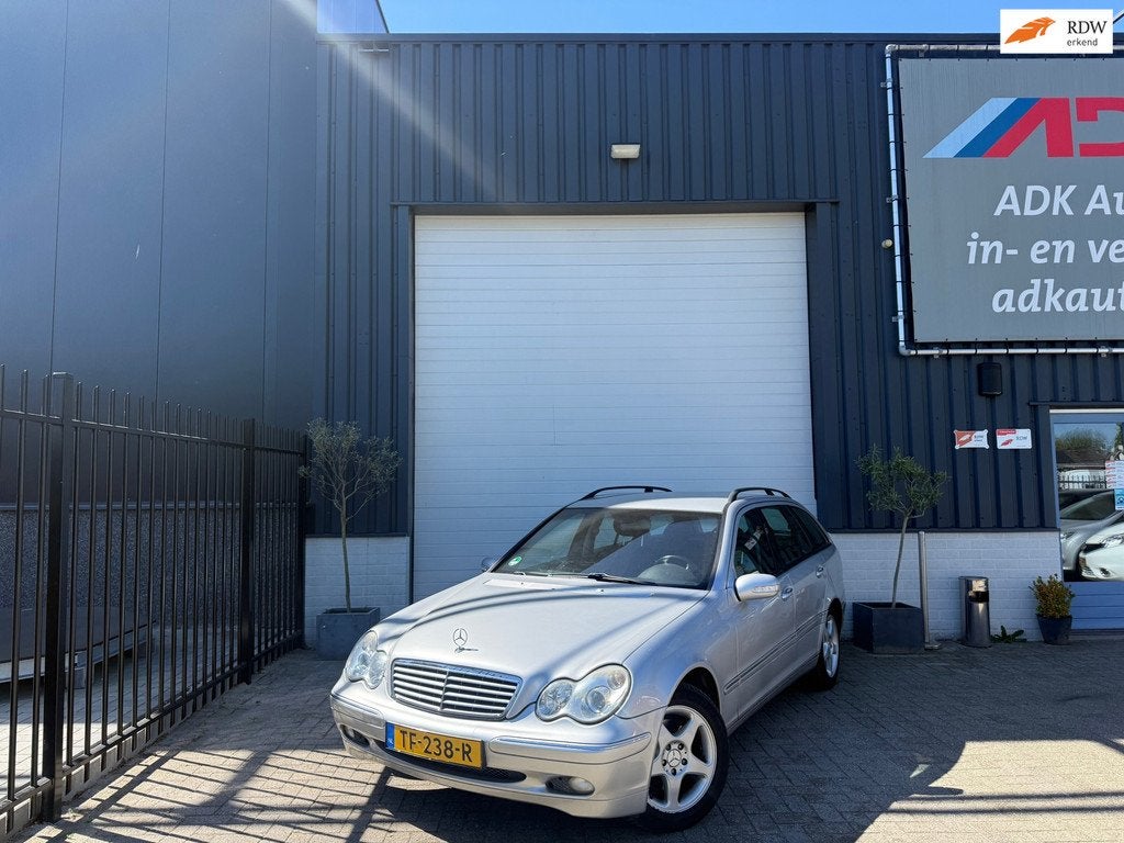 Mercedes-Benz C-klasse Combi 240 Elegance 4-Matic 4x4/AUTOMA, Auto's, Mercedes-Benz, Automaat, Stof, Gebruikt, Zwart