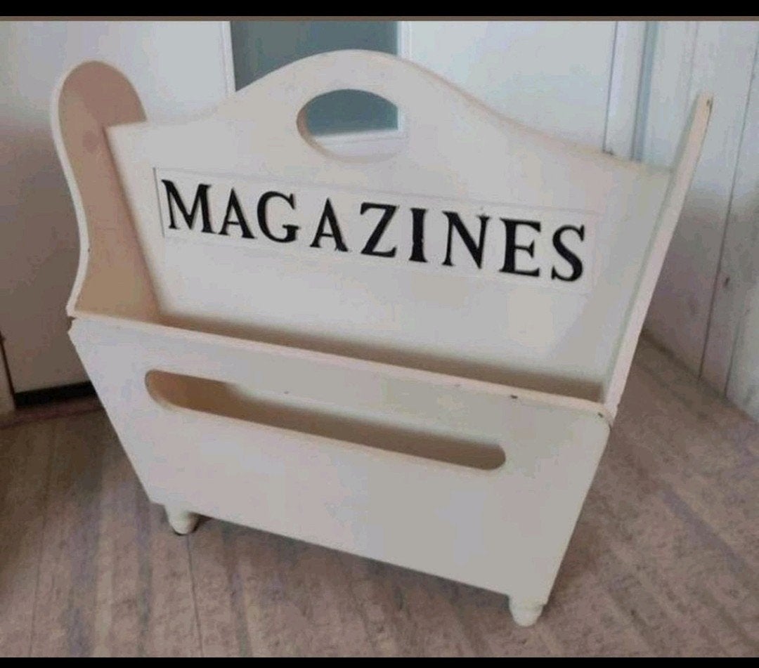 Brocante vintage wit houten lectuurbak Magazines 25x55x45 cm, Huis en Inrichting, Woonaccessoires | Krantenbakken en Lectuurbakken