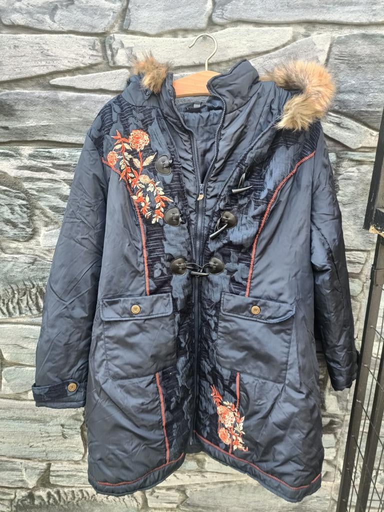Donkerblauwe winterjas met borduursels en bontkraag, Rainbow, Blauw, Maat 46/48 (XL) of groter, Ophalen of Verzenden