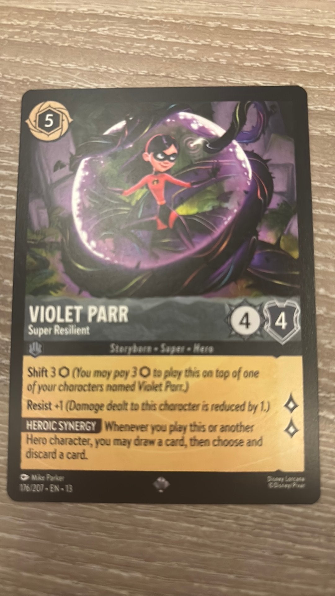 Disney Lorcana Violet Parr resilient 176-207 13ATV nonfoil, Ophalen of Verzenden, Zo goed als nieuw