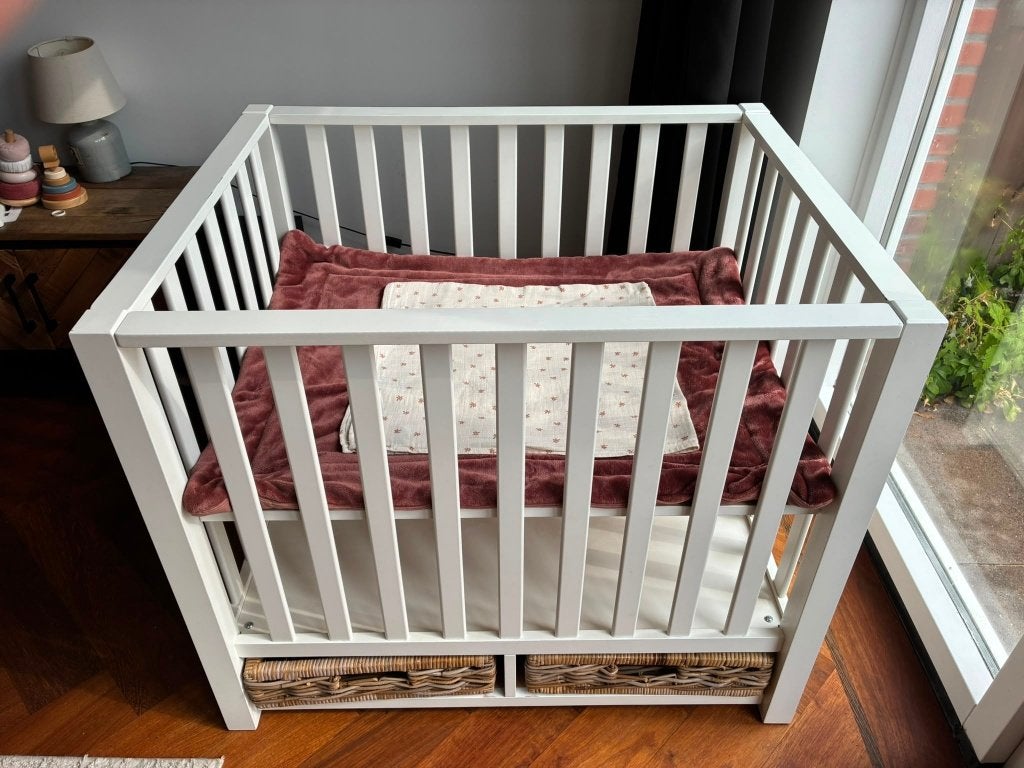 Baby Box - Wit met 2 rieten lades, Kinderen en Baby's, Boxen, Ophalen, Gebruikt, In hoogte verstelbaar