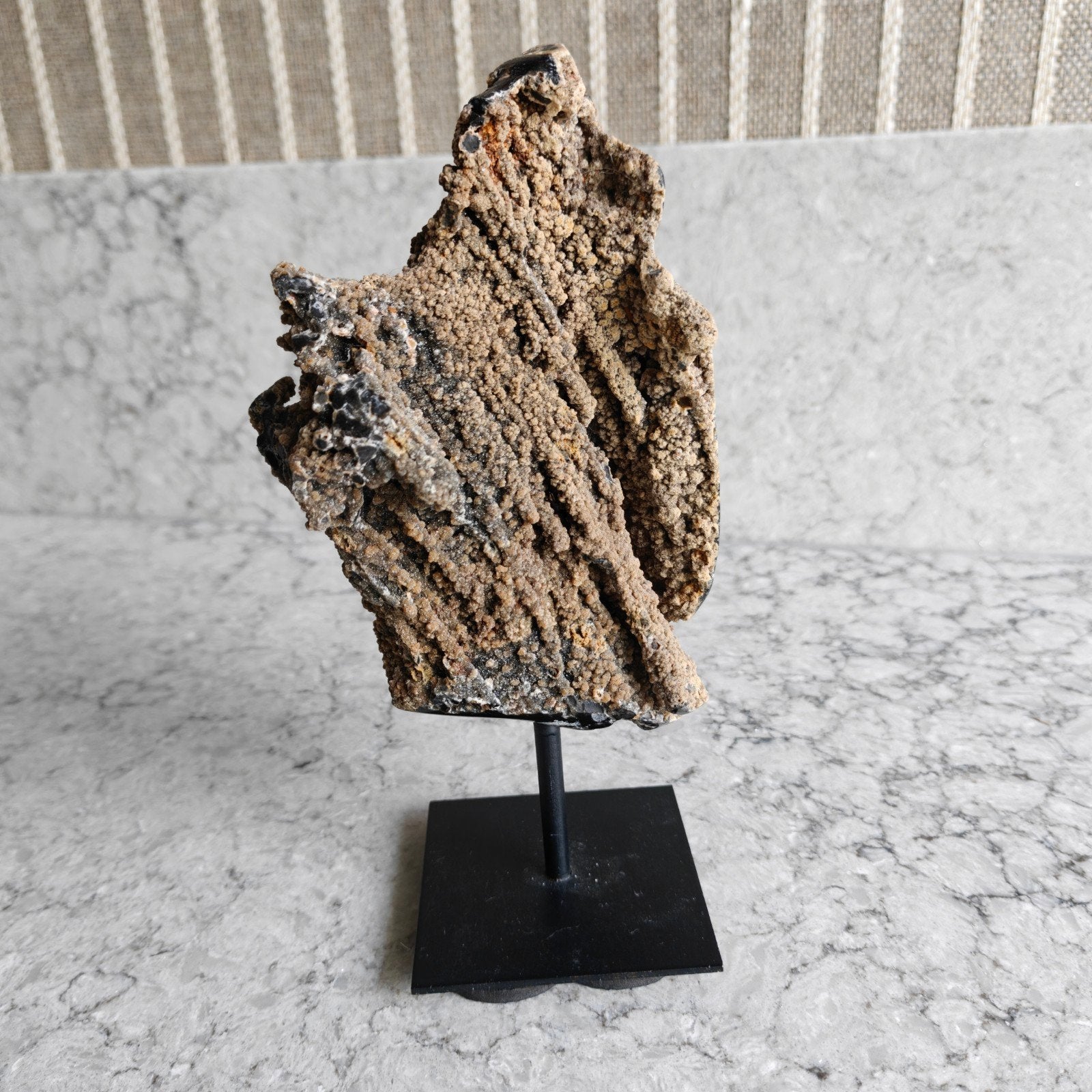 Mooi stuk natuursteen op standaard, Ophalen of Verzenden, Nieuw