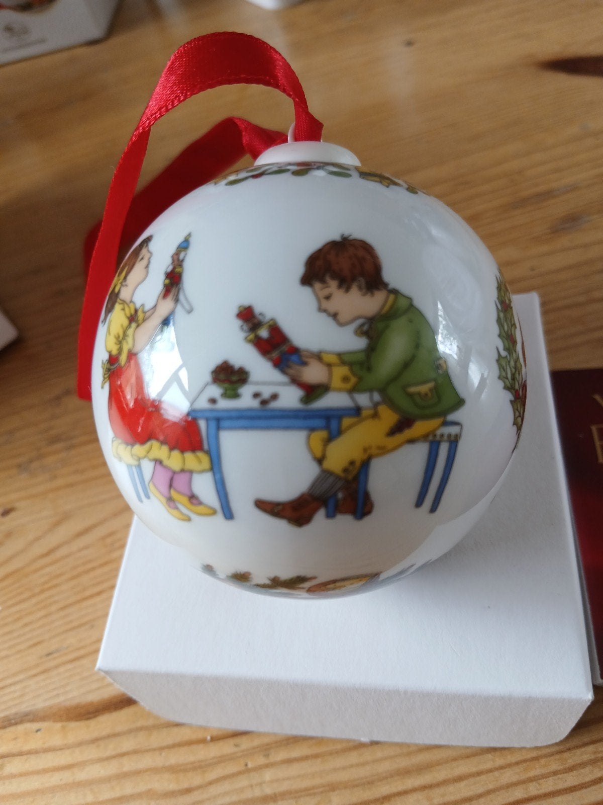 porselein  kerstbal, Ophalen of Verzenden