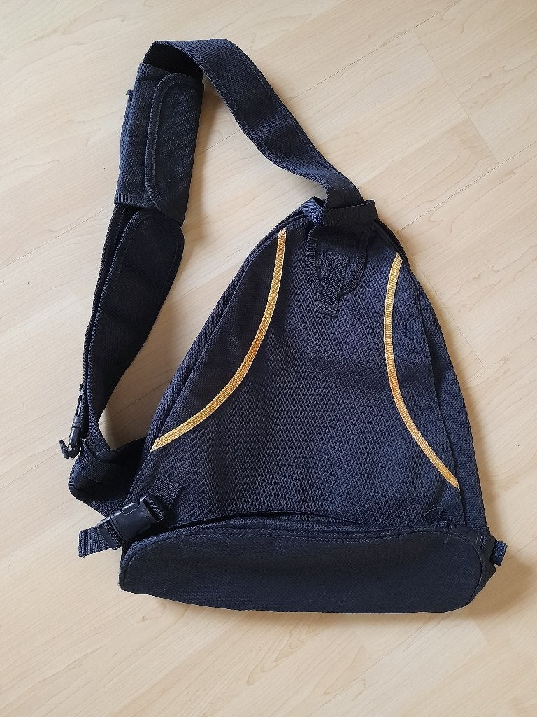 NIEUWE DONKERBLAUWE RUGTAS / RUGZAK MET SCHUINE BAND, Ophalen of Verzenden, Nieuw