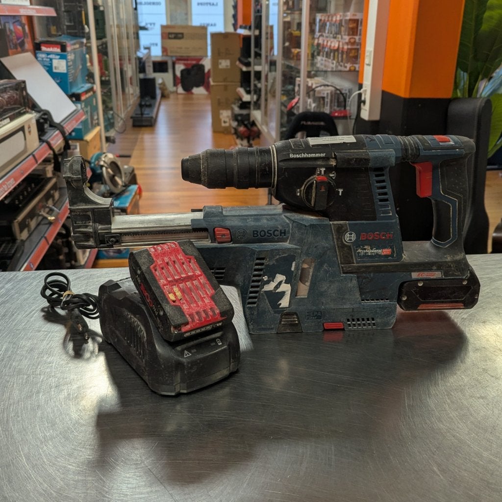Bosch GBH 18V-26 met stofafzuiging, 2 accu's en een lader, Bosch, Zo goed als nieuw, Support@bosch.com, Robert Bosch GmbH
Robert-Bosch-Platz 1
70839 Gerlingen-SchillerhÃ¶he
Germany