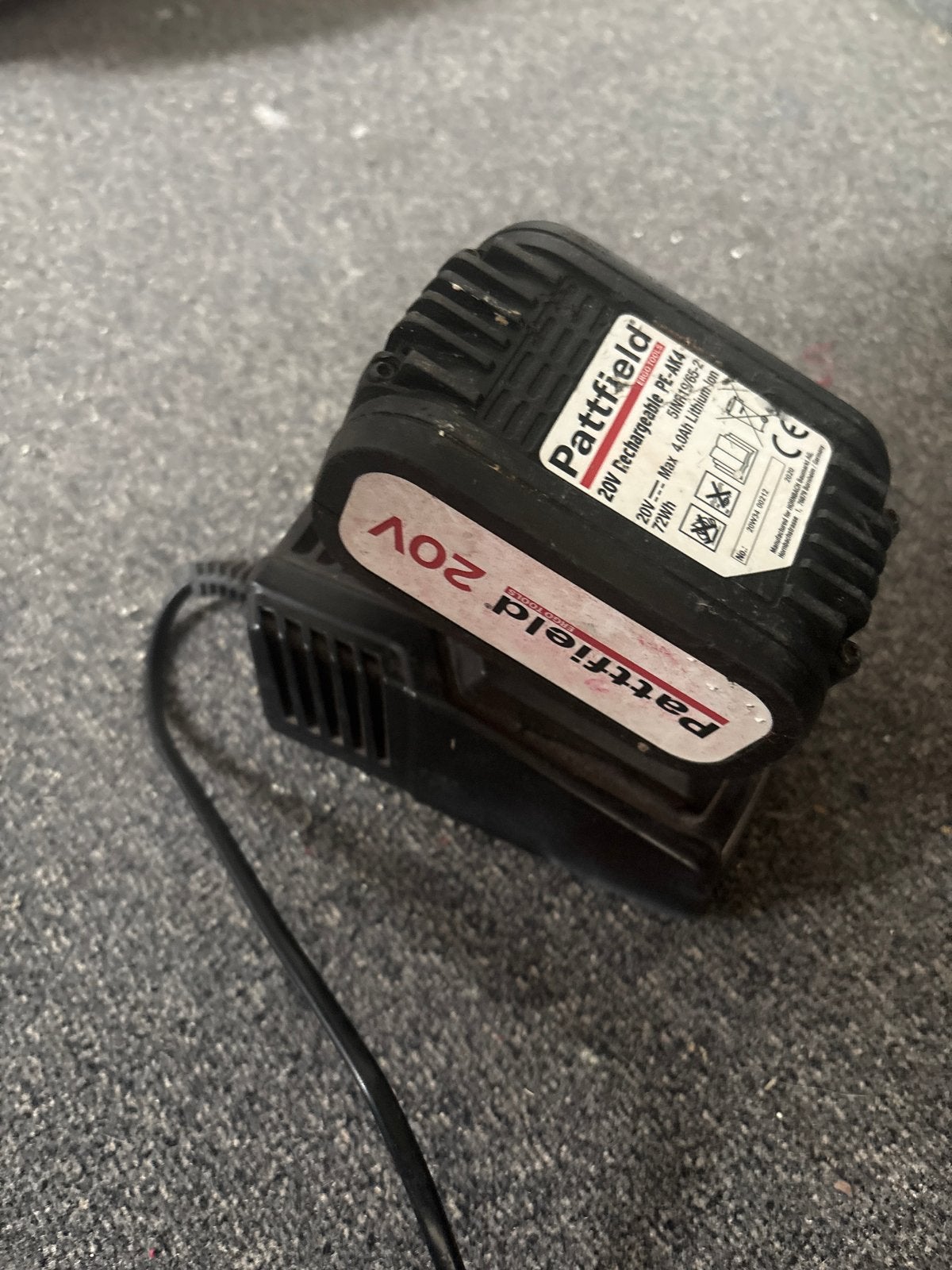 Pattfield 20V Oplader en Accu PE-AK4 (Gebruikt), Doe-het-zelf en Verbouw, Ophalen, Gebruikt, Overige typen