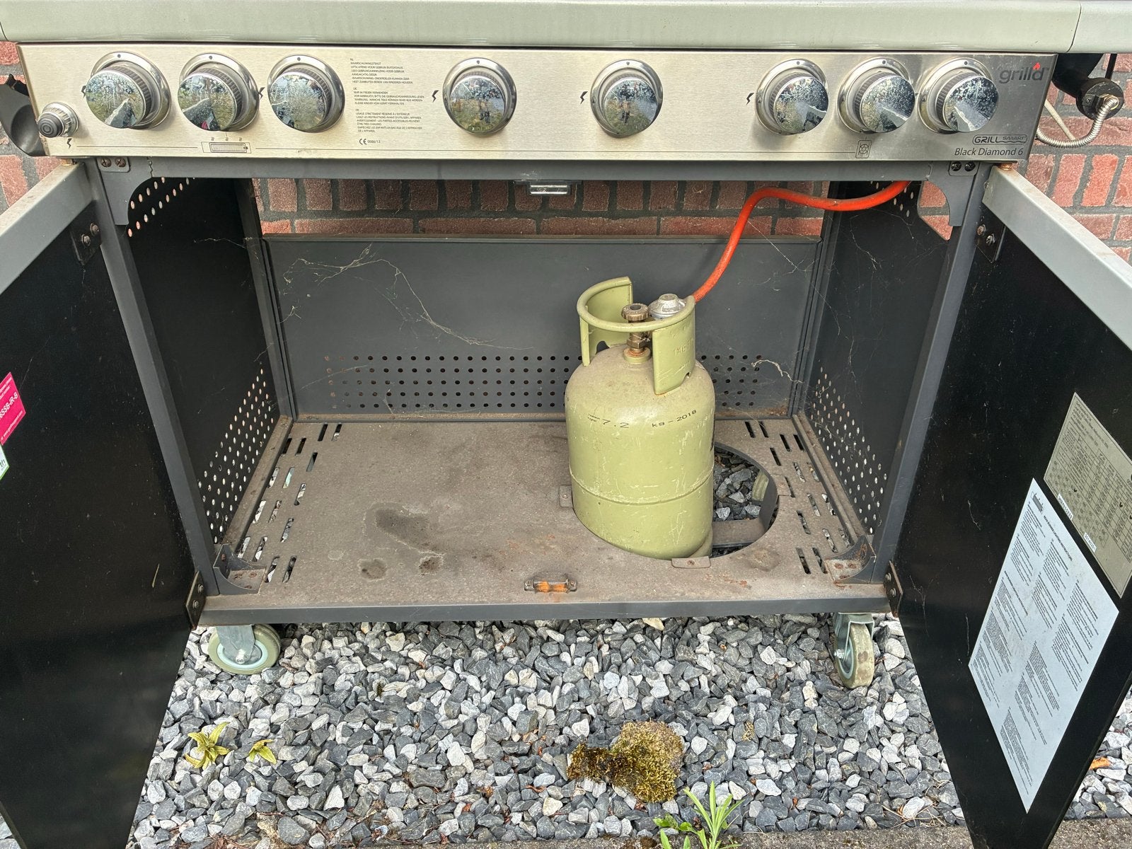 Grilld Black Diamond 6 Gasbarbecue met zijbrander, Ophalen, Gebruikt
