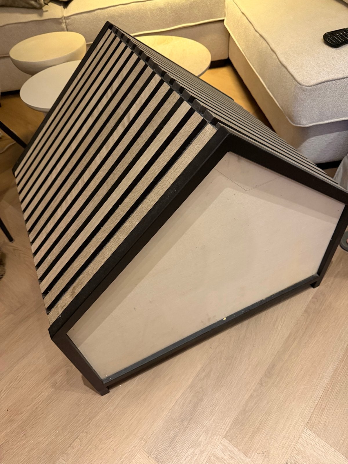 Mooie staal met houten bench te koop, Dieren en Toebehoren, Ophalen, Zo goed als nieuw