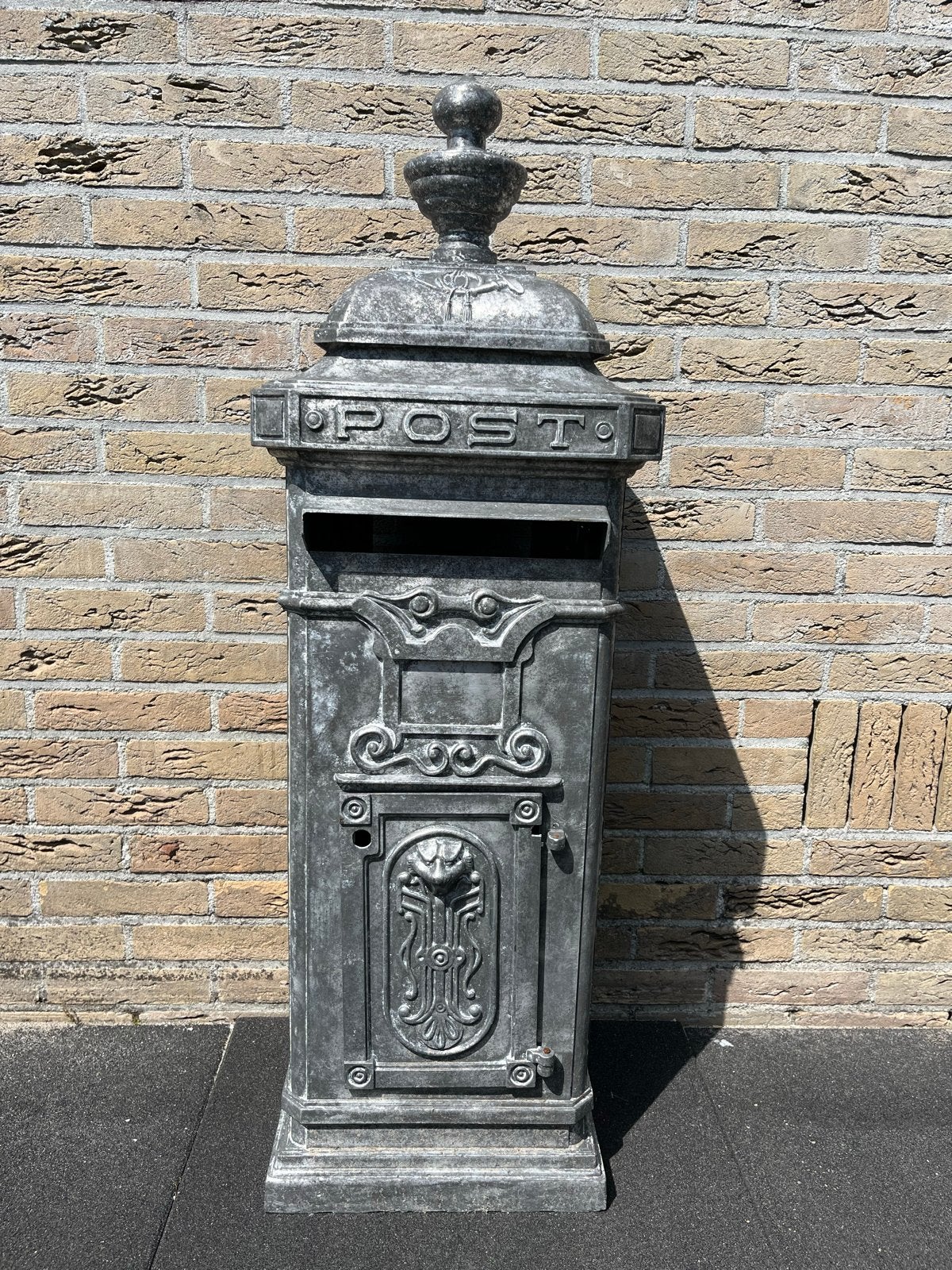 Kolom brievenbus  vrij staande, Tuin en Terras, Brievenbussen, Ophalen, Gebruikt, Aluminium, Staande brievenbus