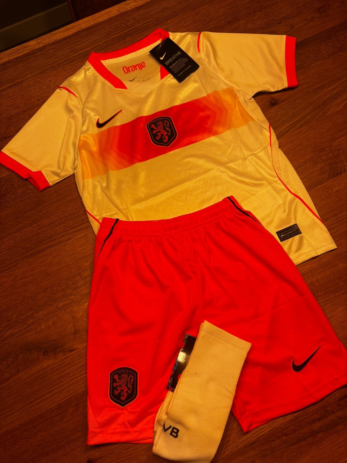 Nieuw NL pakje, Sport en Fitness, Voetbal, Maat XS of kleiner, Ophalen of Verzenden, Zo goed als nieuw, Shirt