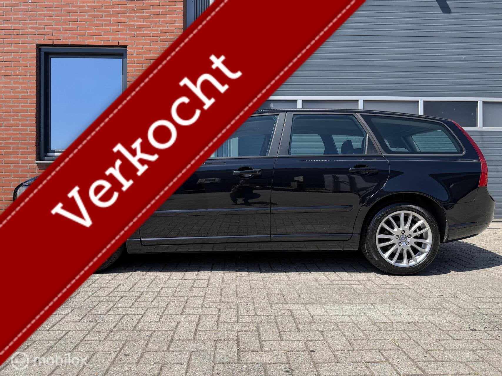 Volvo V50 2.4i 170pk Aut. Edition 2 - Orig NL - dealer o.h., Parkeersensor, Zwart, 700 kg, Zwart