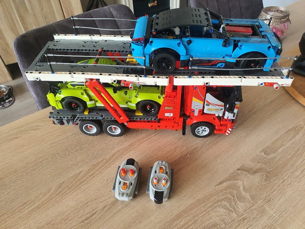 Te koop MOC transporter met oplegger, MOC (eigen creatie), Lego, Ophalen of Verzenden, Zo goed als nieuw