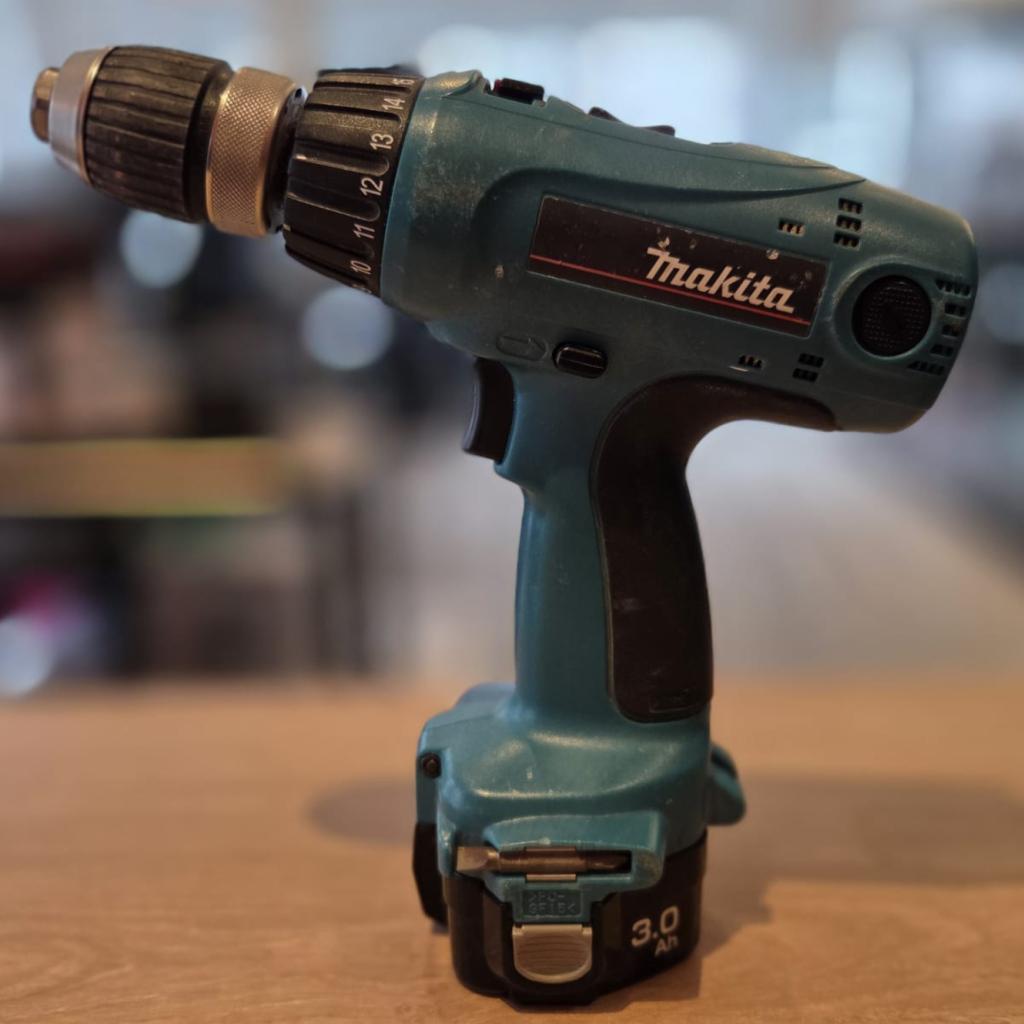 Makita 6317D Schroefboormachine + Oplader en accu 12V 3.0Ah, Makita, Gebruikt, Support@makita.com, Makita Corporation, 3-11-8, Sumiyoshi-cho, 
Anjo, Aichi 446-8502
Japan