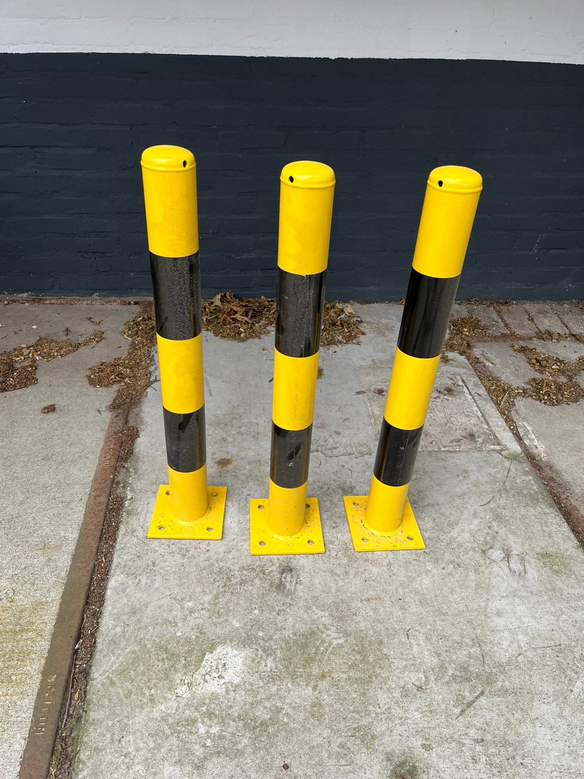 Aanrijdpaal afzetpaal markeringspaal zwart/geel, Tuin en Terras, Palen, Balken en Planken, Ophalen, Nieuw, Minder dan 180 cm, Palen