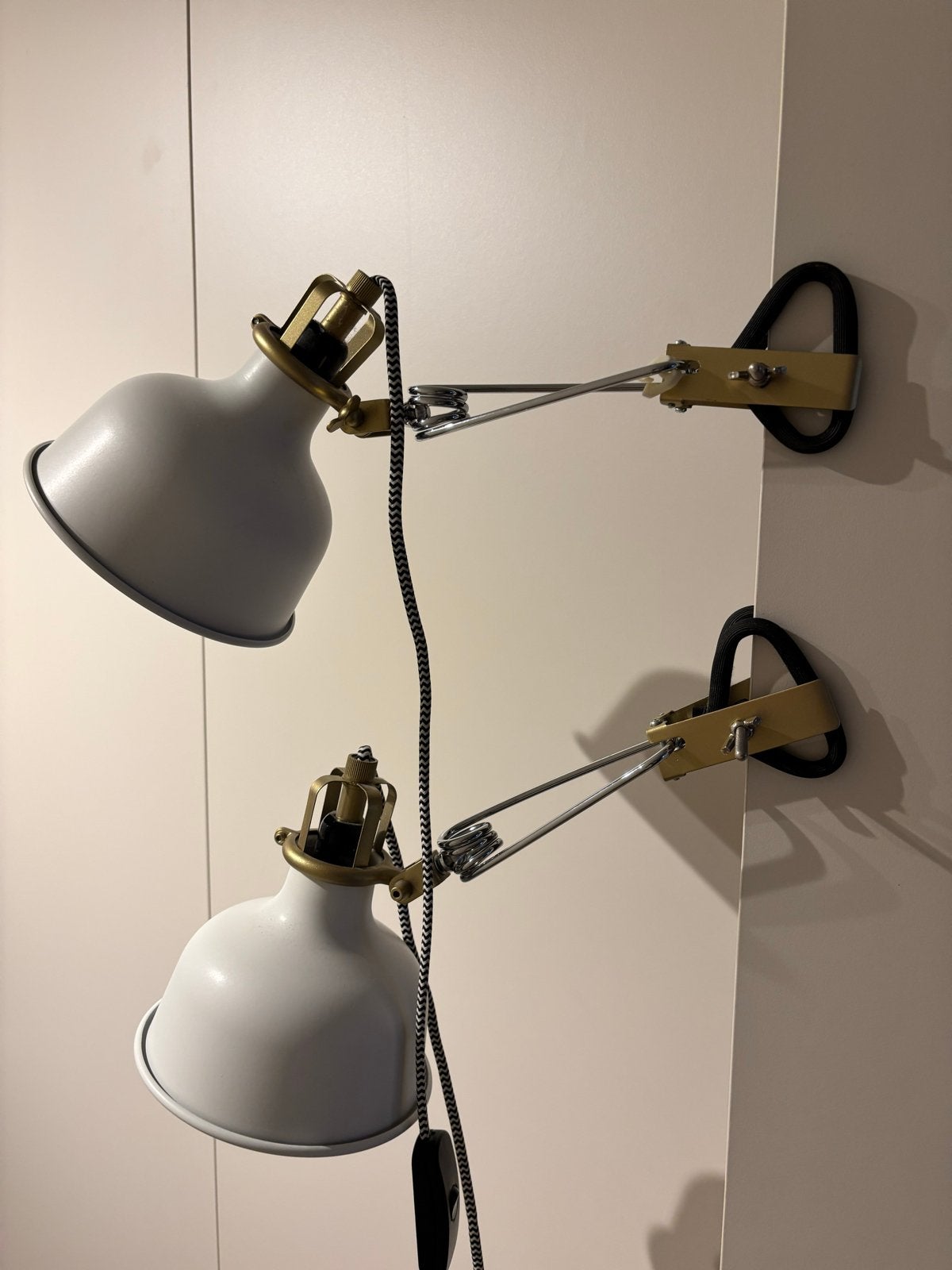 2x Ikea Ranarp wand-/klemspot, ecru, Wit, Industrieel, E14 (klein), Zo goed als nieuw