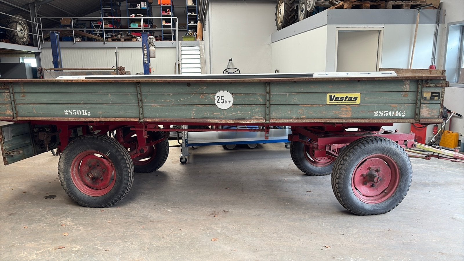 Ford 2000 Ferguson 35 en een vierwielige wagen, Zakelijke goederen, Ophalen, Transport