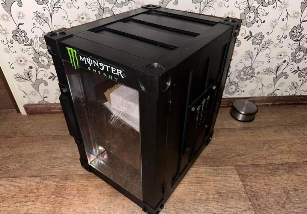 Nieuwe Monster Energy Mini Koelkast - Perfect voor Drankjes, Witgoed en Apparatuur, Koelkasten en IJskasten, Ophalen, Zonder vriesvak