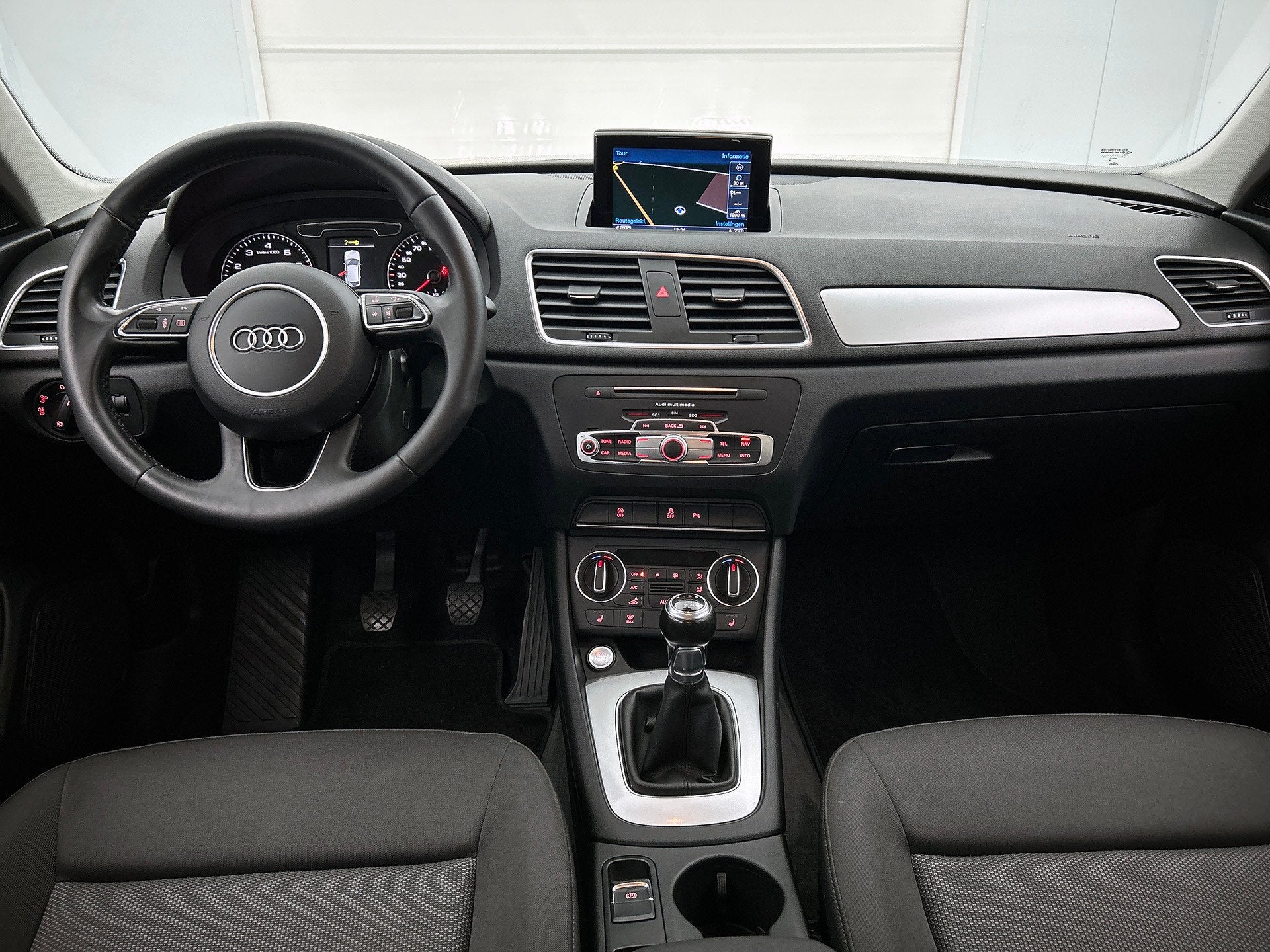 Foto 2 van Audi Q3 1.4 TFSI Pro Line (Goed OndH, Trekhaak, Navi, StoelV