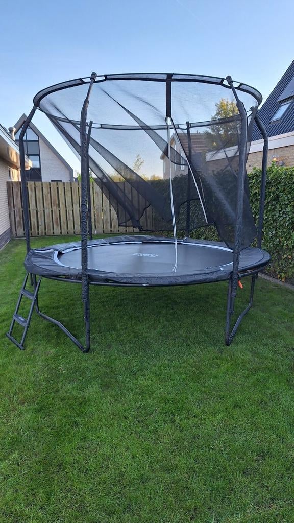 Salta 305cm trampoline (net en beschermrand te vervangen), Ophalen, Gebruikt