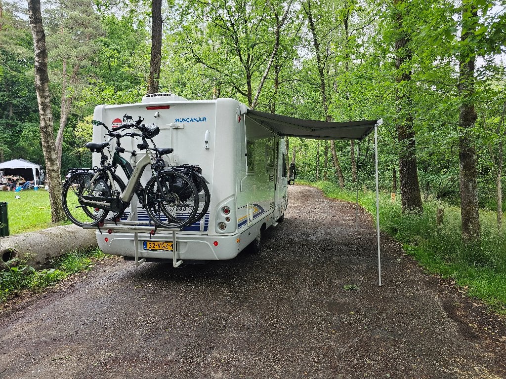 Burstner Camper 2004, Caravans en Kamperen, Ringverwarming, Raamblindering, Gaslek-detector, Bedrijf