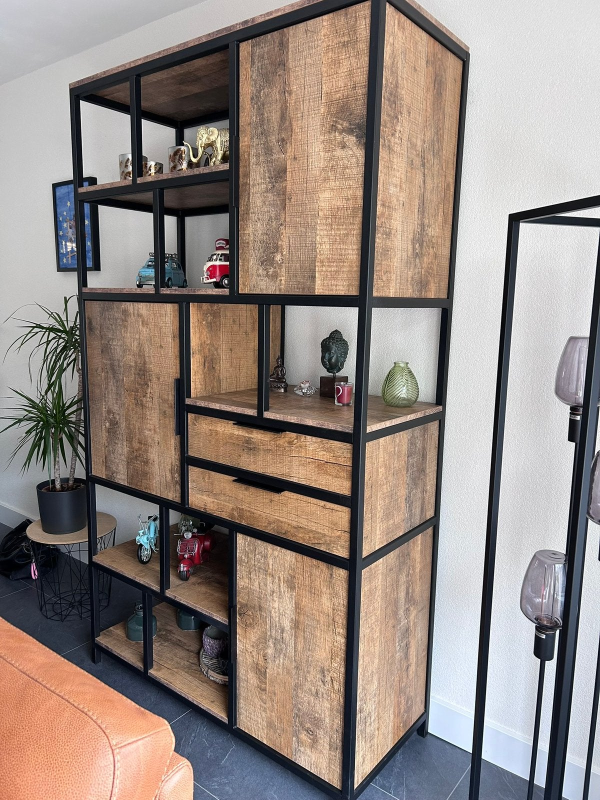 Hoge kast, TEAB, Huis en Inrichting, Kasten | Boekenkasten, Ophalen, 50 tot 100 cm, Zo goed als nieuw, Minder dan 100 cm