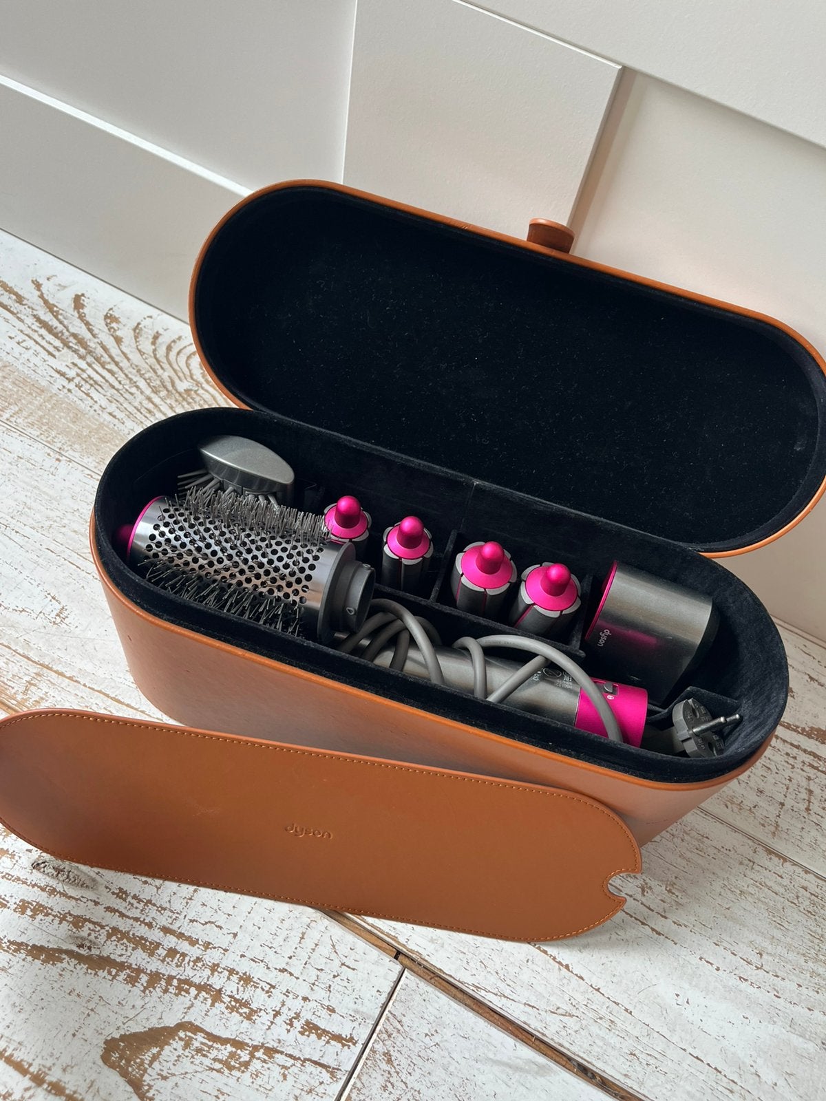 Dyson Airwrap Roze Föhn Opzetstukken, Sieraden, Tassen en Uiterlijk, Uiterlijk | Haarverzorging, Ophalen of Verzenden, Zo goed als nieuw