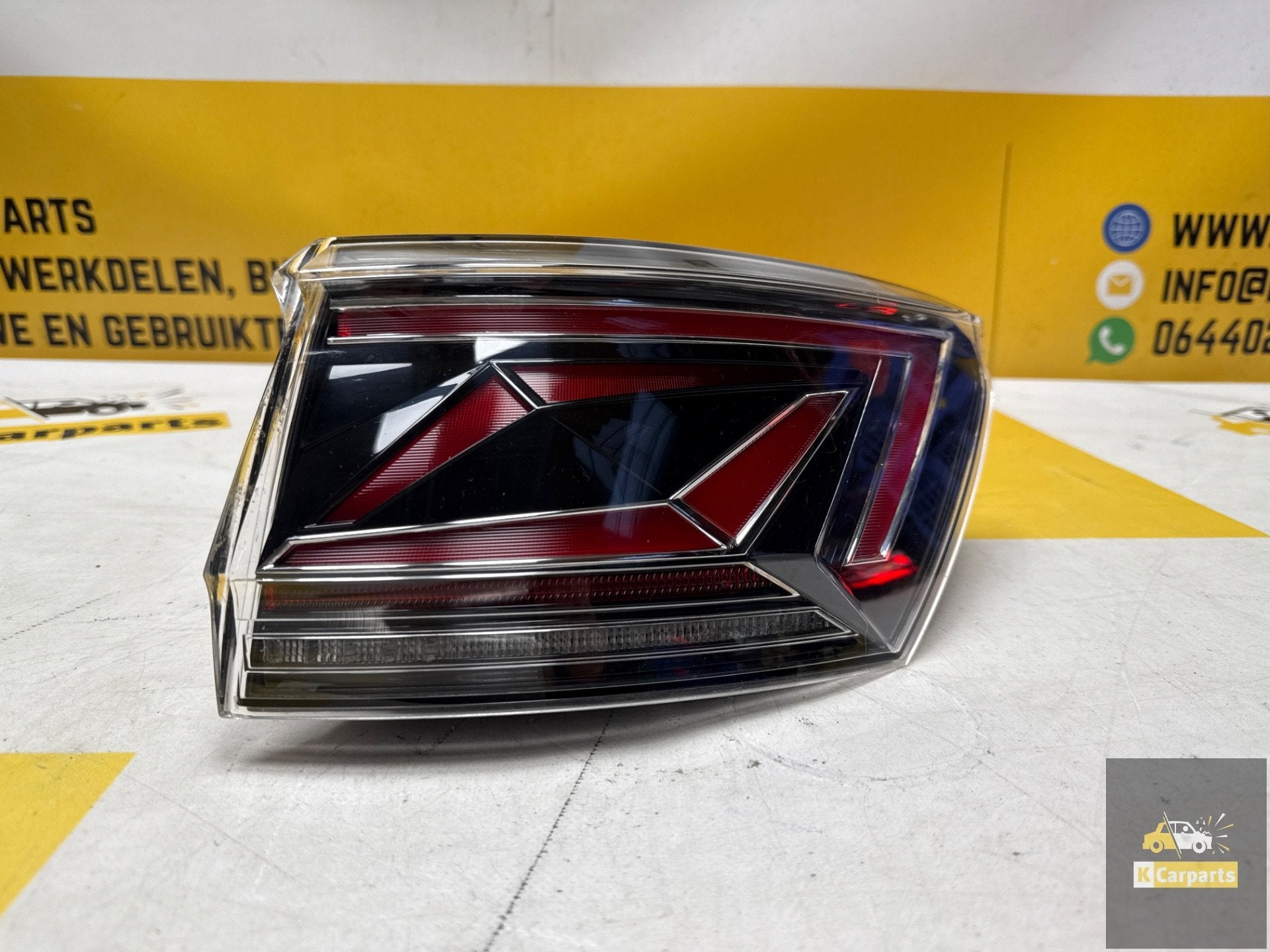 Volkswagen Touareg Achtelicht rechts achter 760945208A