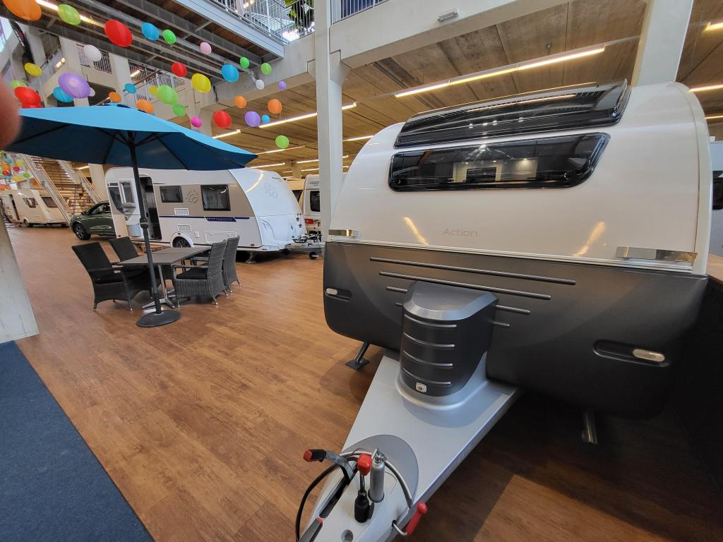 Adria Action 391 LH; zeer netjes en compleet, Caravans en Kamperen, Schokbreker, Tot en met 2, Bedrijf, 750 - 1000 kg