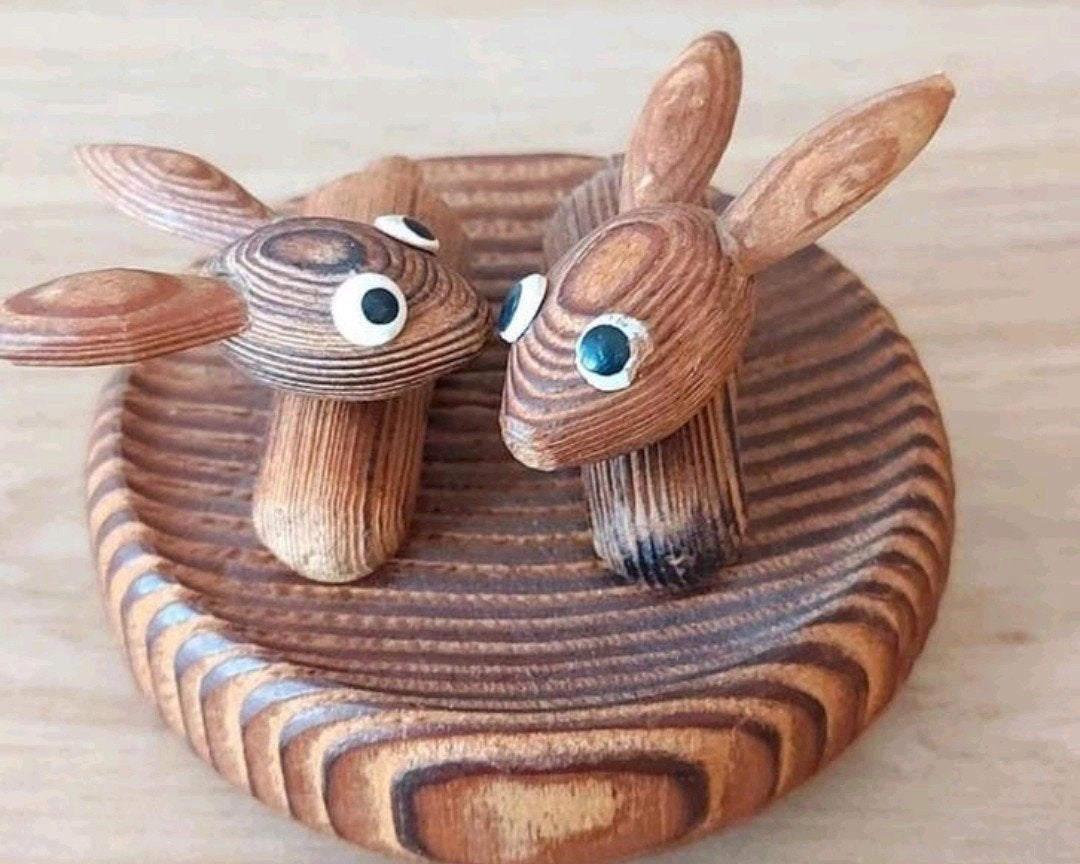 Houten konijnen decoratie - handgemaakt, Verzenden, Zo goed als nieuw, Dier