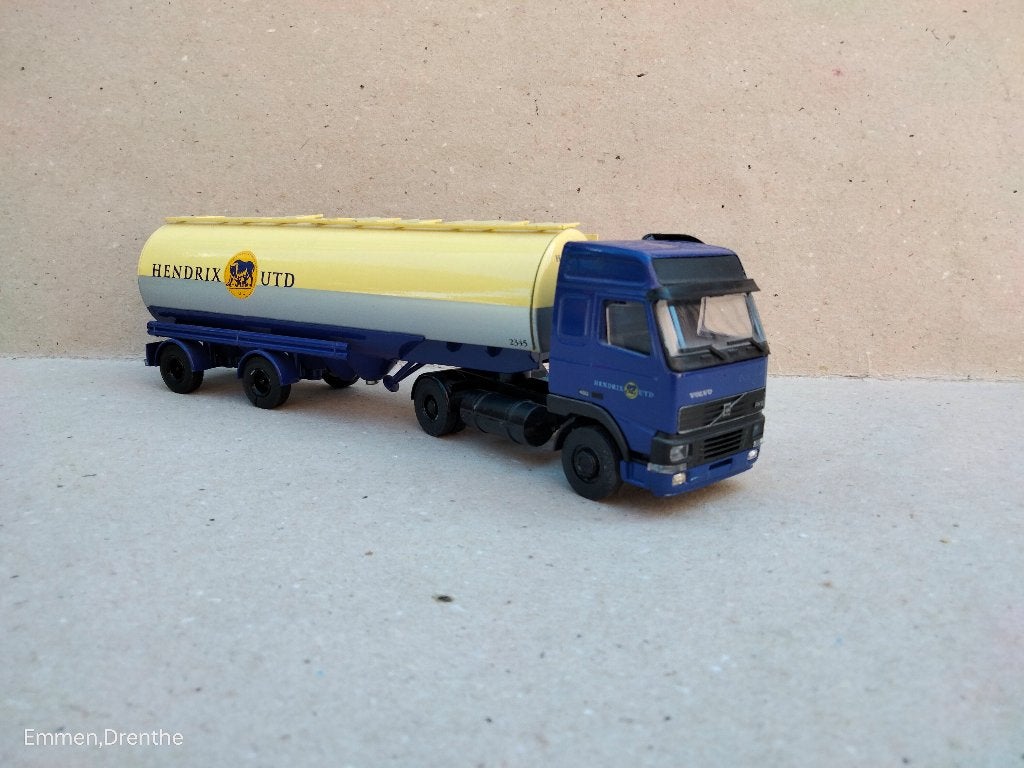 Volvo tankwagen Hendrix UTD  lion toys, Ophalen of Verzenden, Gebruikt, Bus of Vrachtwagen, Lion Toys