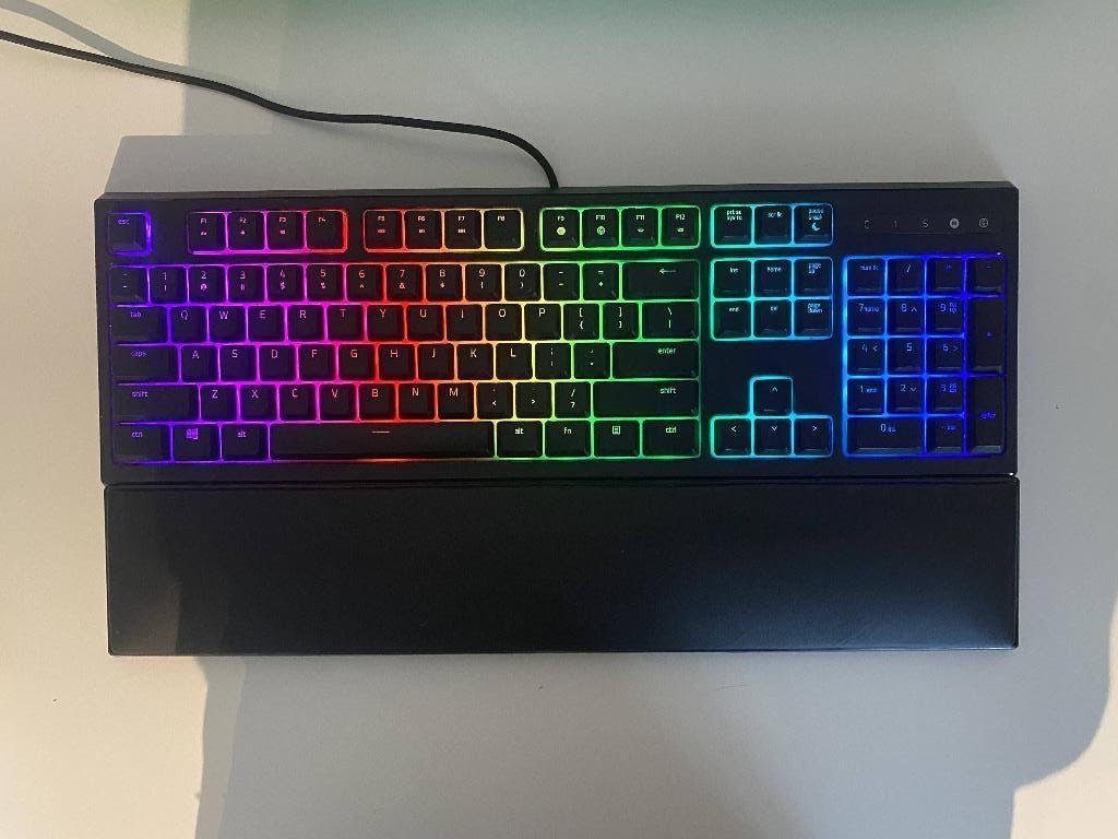 Razer Ornata Chroma - Compleet in doos, Gaming toetsenbord, Ophalen of Verzenden, Zo goed als nieuw, Qwerty