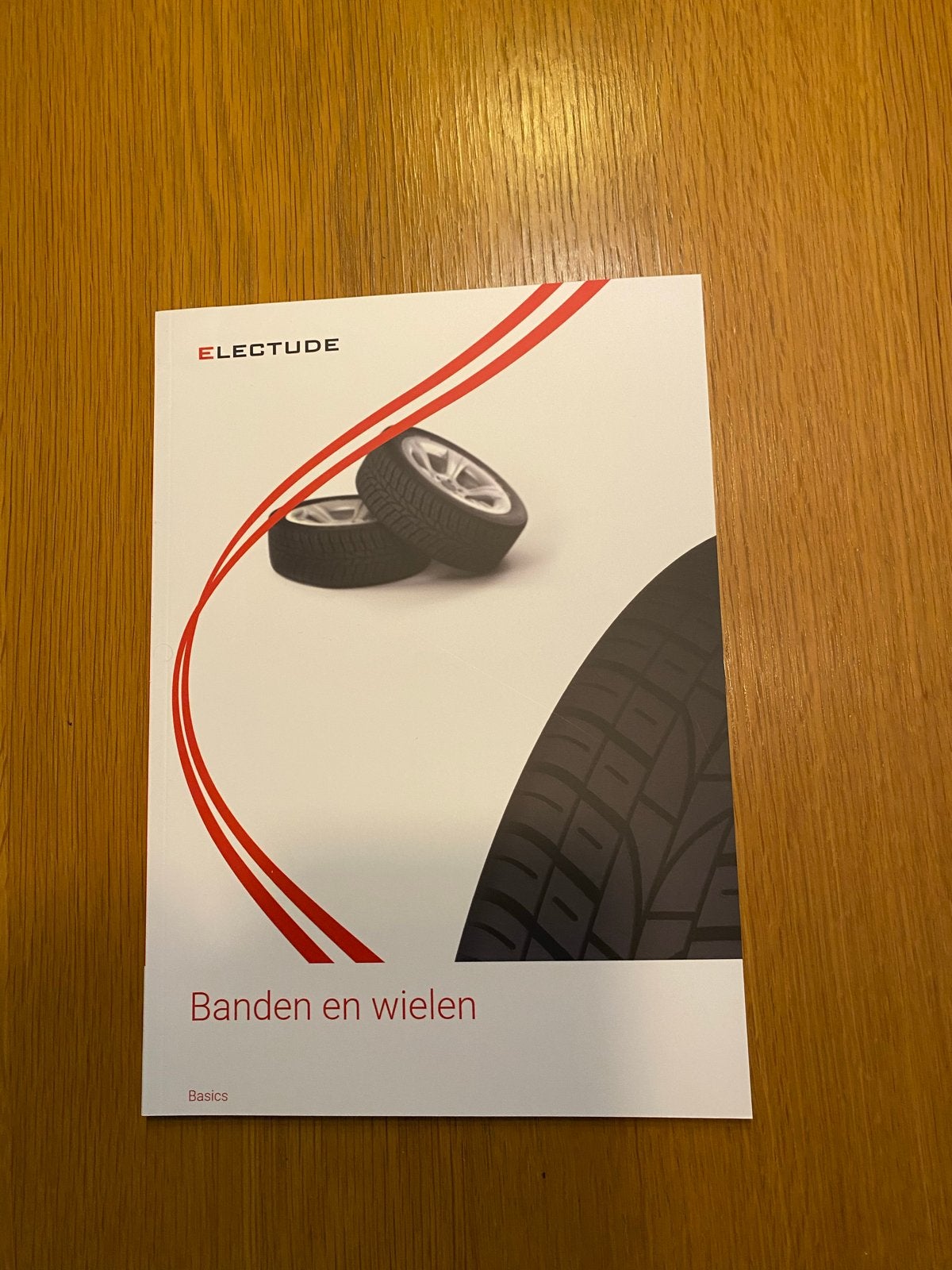 Electude Classroom: Banden en wielen - Basics, Ophalen of Verzenden, Beta, Zo goed als nieuw, MBO
