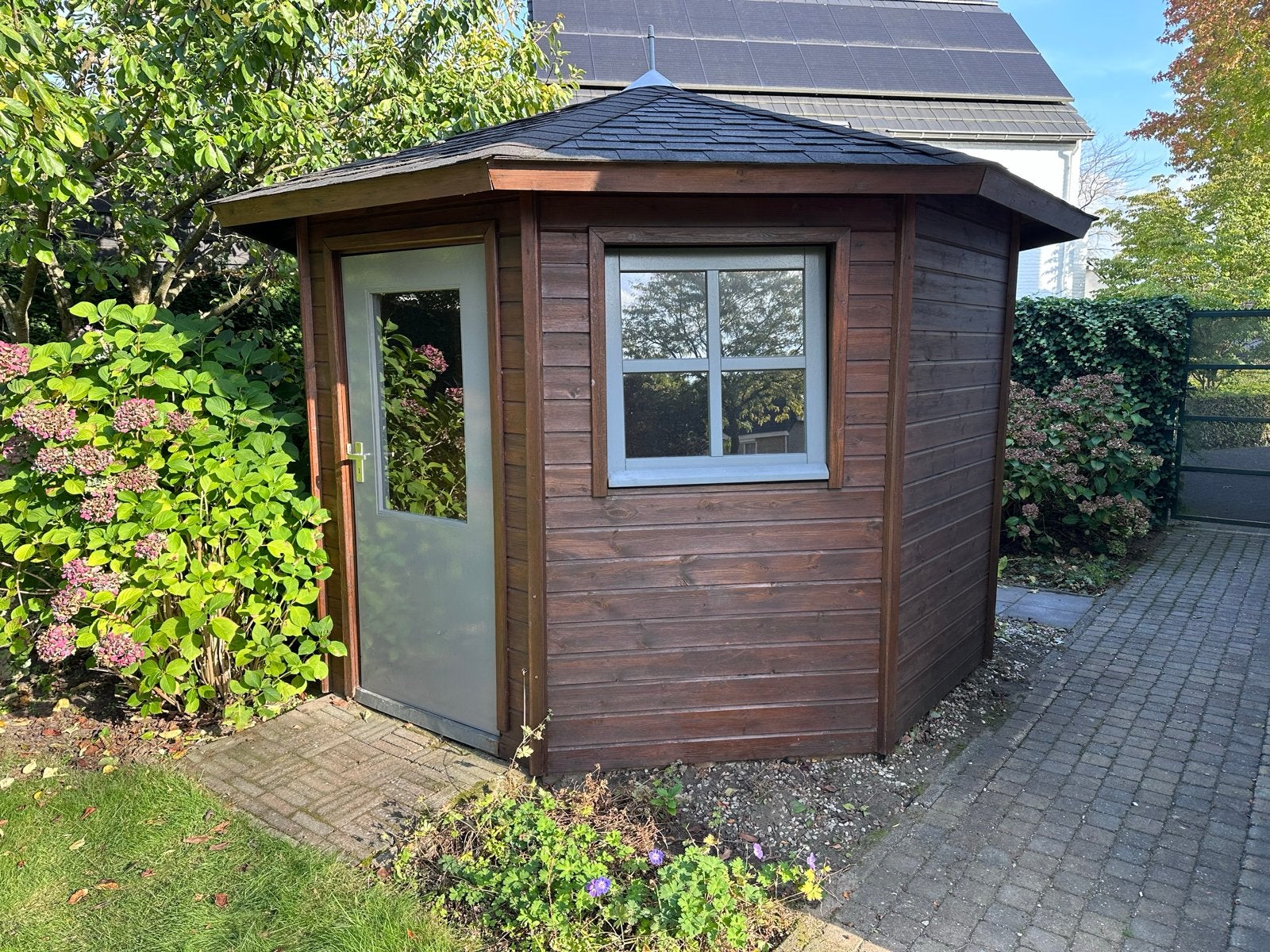 Gratis houten tuinhuis / schuur - zelf demonteren en ophalen, Tuin en Terras, Ophalen, Tuinhuis, 250 tot 500 cm, 2 ramen