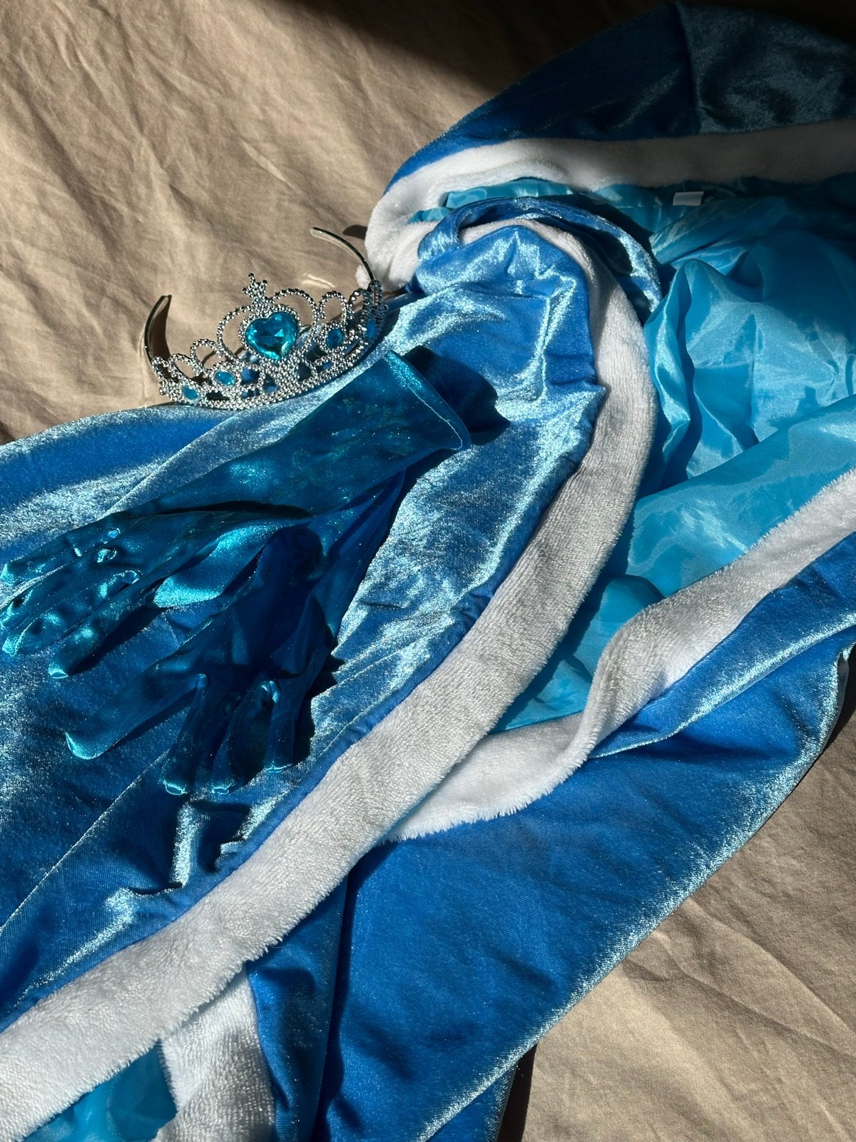 Elsa prinsessen cape met handschoenen en kroon, Ophalen, Zo goed als nieuw, Meisje