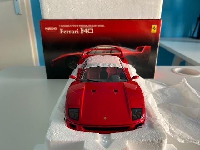 FERRARI F40 1:18 KYOSHO, Hobby en Vrije tijd, Modelauto's | 1:18, Ophalen of Verzenden, Zo goed als nieuw, Auto, Kyosho