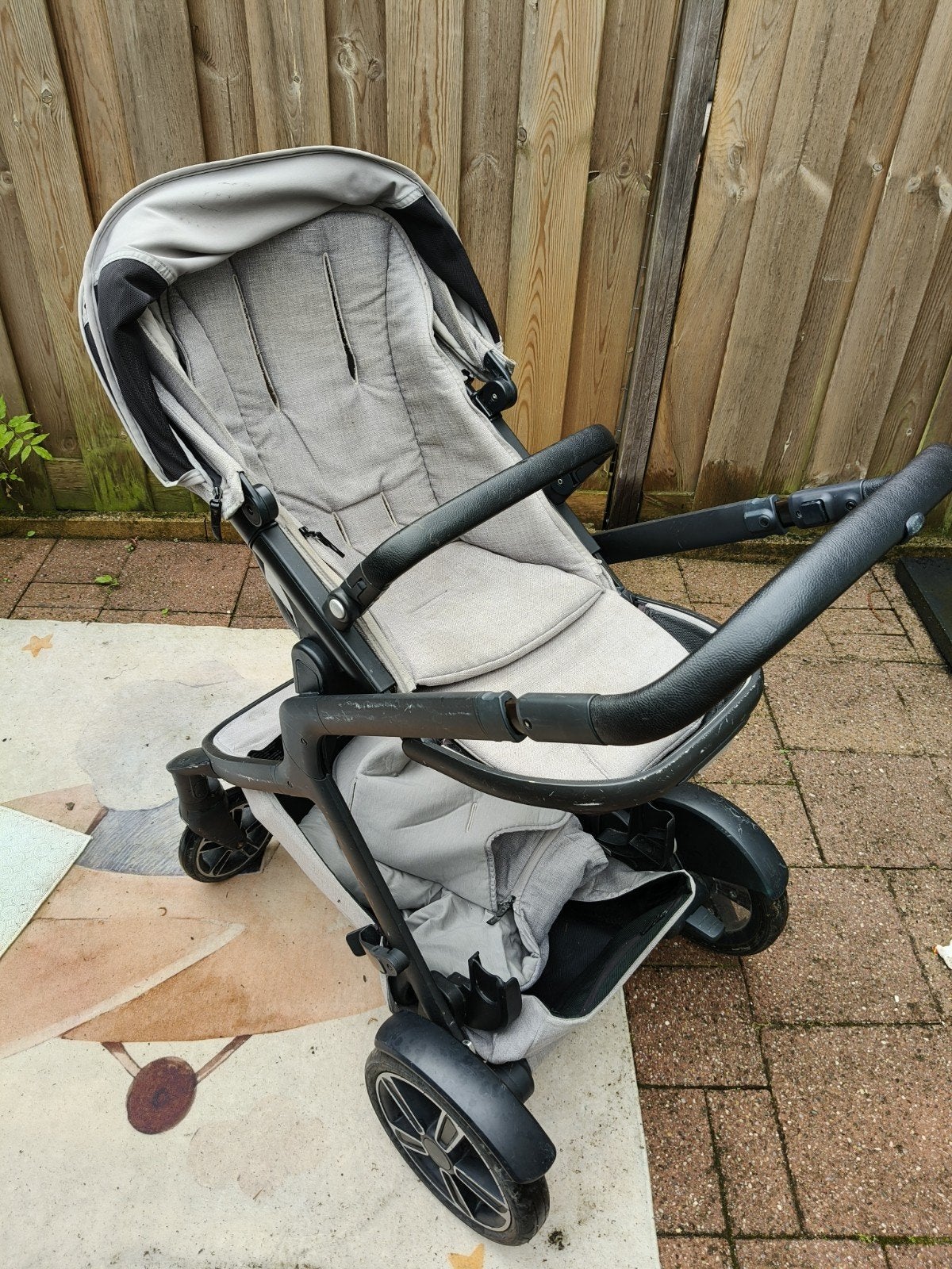 Gebruikte nuna Kinderwagen - Grijs plus evt maxi cosi, Ophalen of Verzenden, Gebruikt, Overige merken